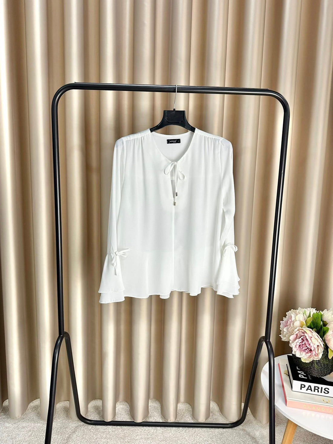 Blusa Anirene Detalhe Laços