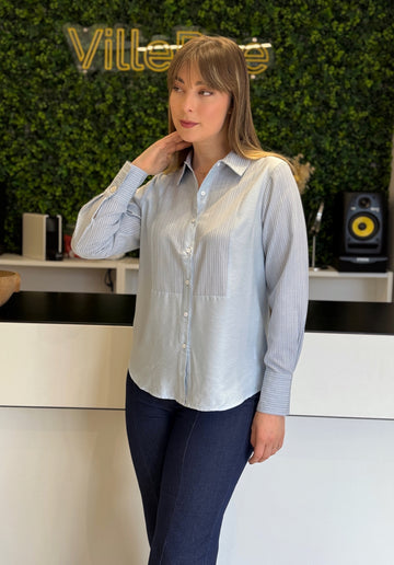Camisa Detalhe Riscas